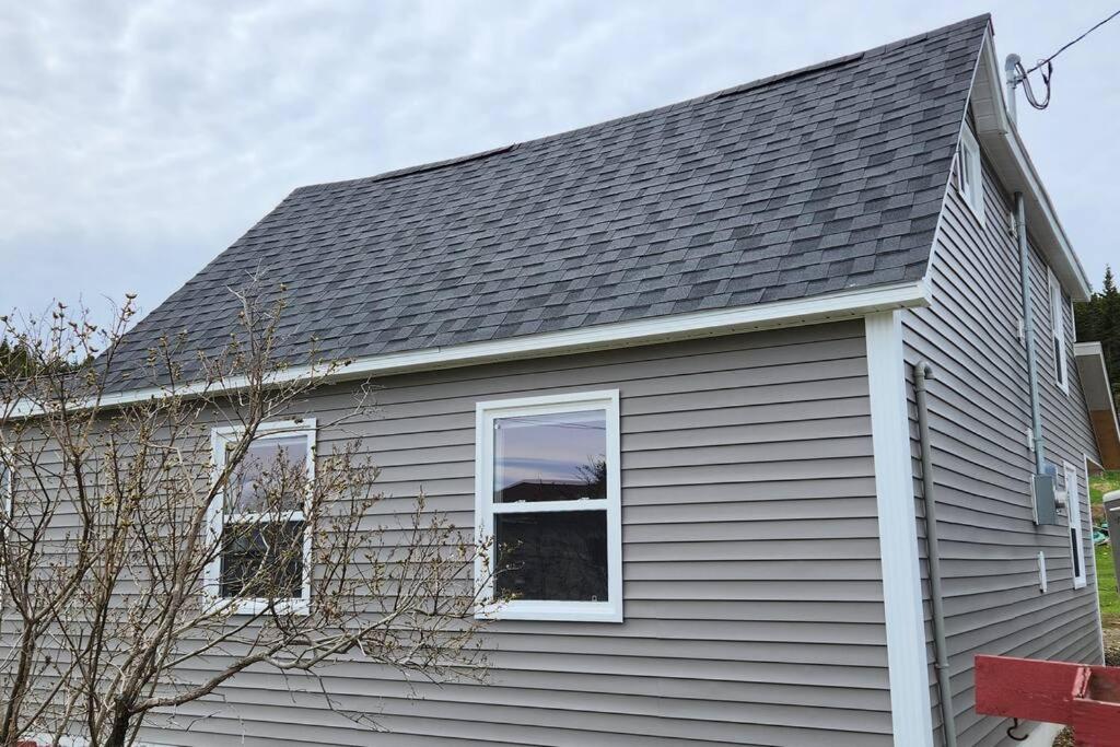 Family Ties Vacation Home - Rossy House Twillingate Extérieur photo