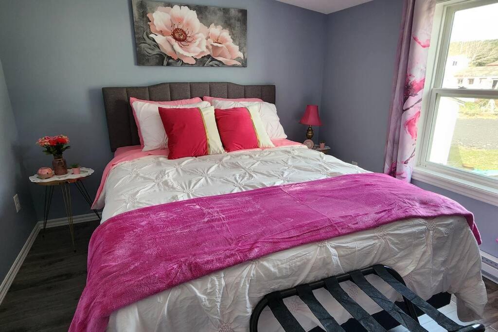 Family Ties Vacation Home - Rossy House Twillingate Extérieur photo